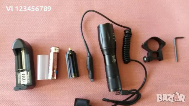 Ловен LED акумулаторен фенер BL-1831 + изнесен спусък+стойка, снимка 3 - Оборудване и аксесоари за оръжия - 48116252