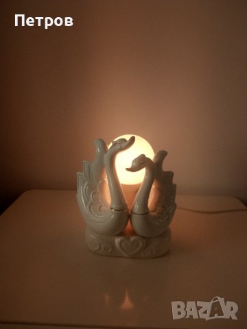 Настолна лампа .Композиция лебеди.