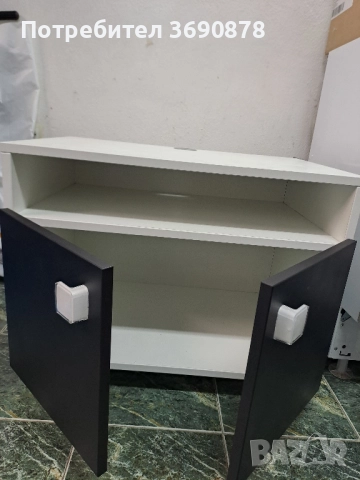 Етажерки 2бр. и TV шкафче на колелца, снимка 8 - Етажерки - 52885621