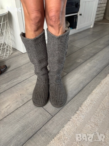Дамски ботуши UGG 39, снимка 2 - Чехли - 52269739