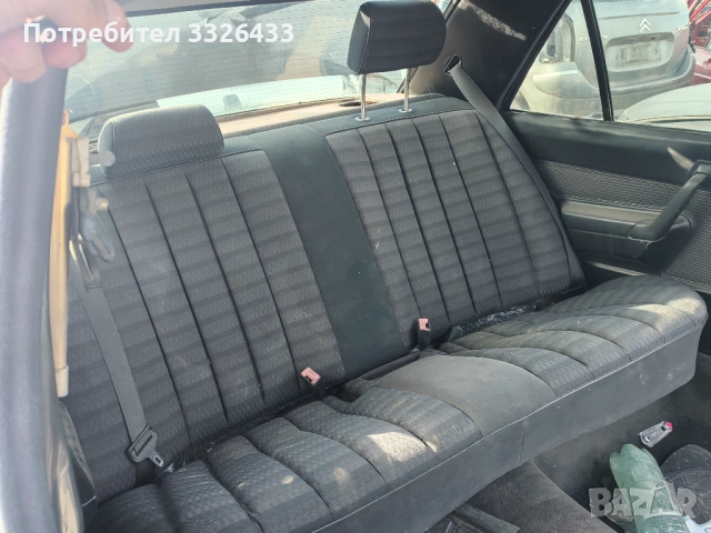 Задни седалки с подглавници от Мерцедес 190 