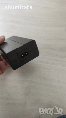 Адаптер 5,5V 10A 55W, снимка 2 - Захранвания и кутии - 52971994