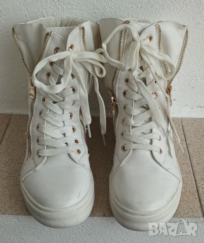 Бели кожени обувки ,високи с ципове за ефект и връзки ., снимка 4 - Дамски ежедневни обувки - 41898813