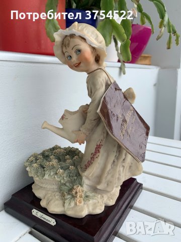 Capodimonte Фигура на момиче , снимка 4 - Антикварни и старинни предмети - 41420224