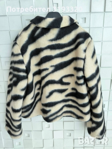 Късо палто-универсален размер , снимка 4 - Якета - 51636543