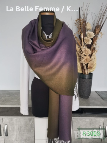 Шалове от шашмир с втъкана златна нишка, снимка 2 - Шалове - 51941414