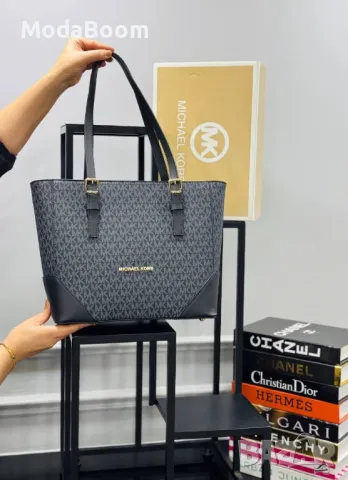 Michael Kors дамски чанти Различни цветове , снимка 2 - Чанти - 48588315