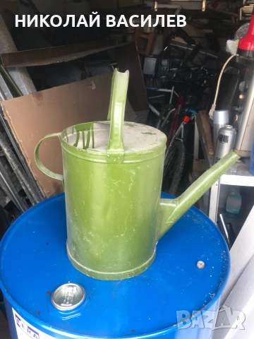 Куха    лейка  . За  декорация    .