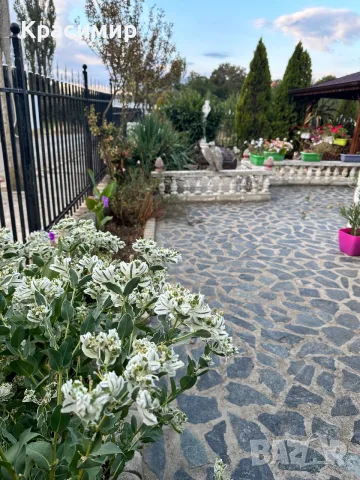 Упи с къща и гаражи, снимка 5 - Къщи - 56188944
