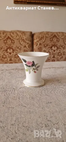 🌹Малка кокетна ваза от костен порцелан с декорация роза

