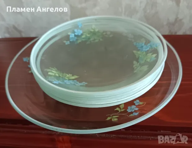 Плато+6 броя стъклени чинийки. Българско старо производство. , снимка 3 - Сервизи - 49116604