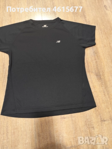 блузка на New Balance 