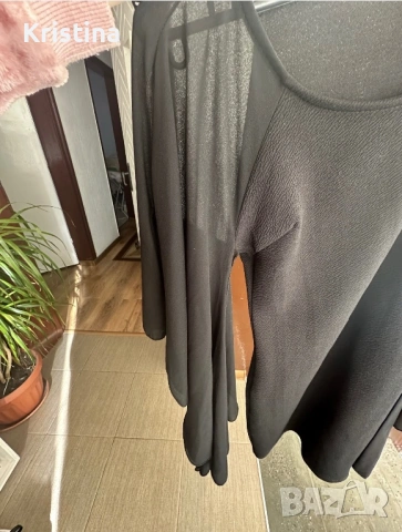 Къса черна рокля по тялото с ефектни ръкави, снимка 3 - Рокли - 53111970