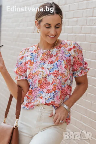 Дамска цветна блуза с флорален принт и къси набрани ръкави, снимка 1
