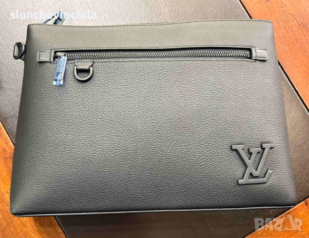 Чанта Louis Vuitton Takeoff Pouch, снимка 3 - Чанти - 53561931
