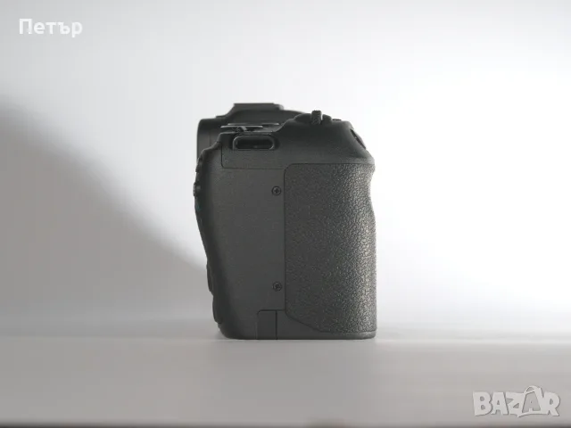 Фотоапарат Canon RP / В ГАРАНЦИЯ, снимка 5 - Фотоапарати - 55838845