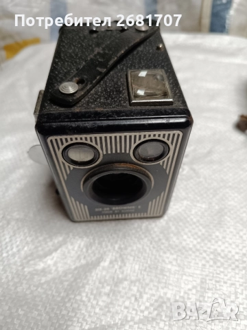 фотоапарат Kodak Six-20 Brownie , снимка 2 - Фотоапарати - 52458222