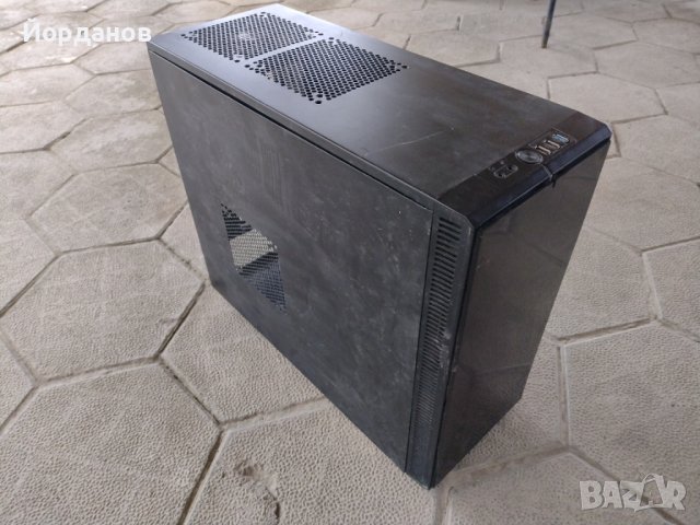 кутия Fractal Design Define R5, снимка 2 - Захранвания и кутии - 44241513