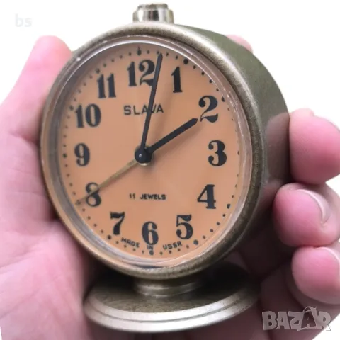 Ретро механичен будилник Slava (обслужен), снимка 3 - Антикварни и старинни предмети - 49905596