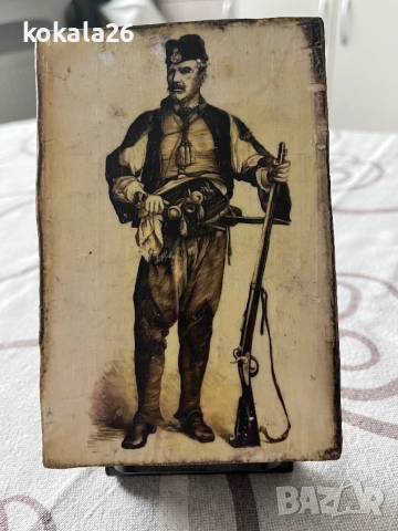 Декупаж на дървена плочка