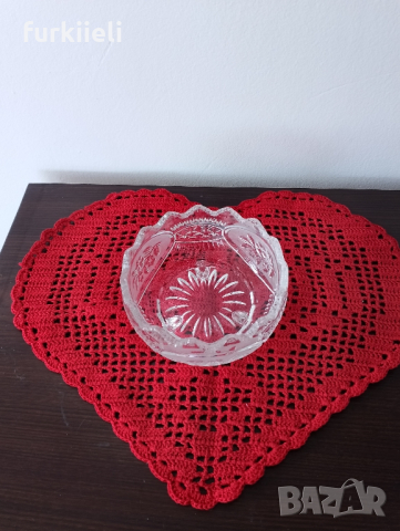 Бонбониера кристал + подарък ръчно плетена покривчица, снимка 4 - Декорация за дома - 44694952