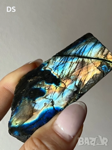 Камък лабрадорит 