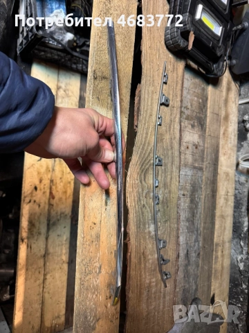 Горна дясна никелова лайсна на предна решетка Тигуан Vw Tiguan само за 30лв. 5n0853768h, снимка 2 - Части - 52804783