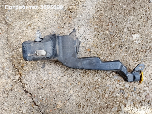 Opel Astra H Опел Астра Х казанче помпичка моторче течност чистчки 