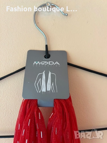 Нов червен шал с етикета със сребърни чертички като десен ❤️, снимка 3 - Шалове - 51920940