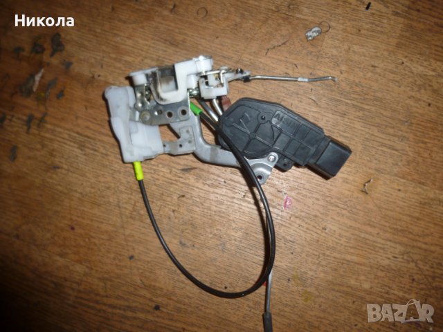 Брава на предна дясна  врата за Peugeot 107