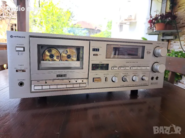 Касетен дек Hitachi D-3300M  			