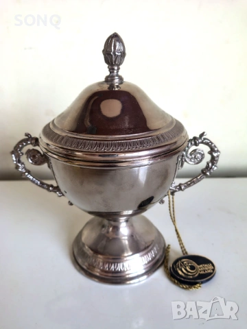 Прекрасен Посребрен Съд AMC