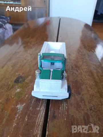 Старо камионче 7 UP