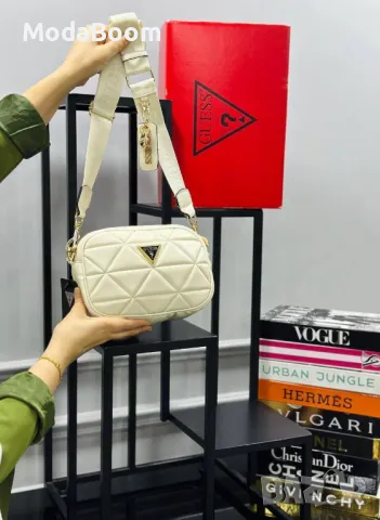 Guess дамски чанти различни цветове , снимка 12 - Чанти - 48241488