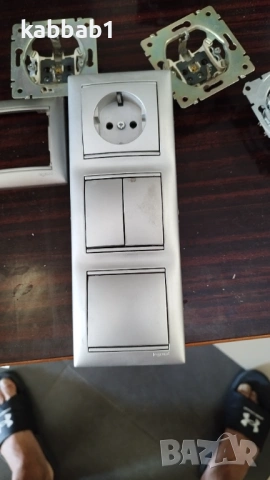 Контакти и ключове LEGRAND еднополюсни девиаторни и сериен, снимка 2 - Ключове, контакти, щепсели - 53783757