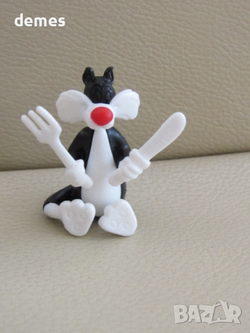 Играчка от KINDER SURPRISЕ-Том и Джери