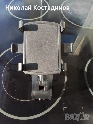 Поставка за телефон на автомобилно табло