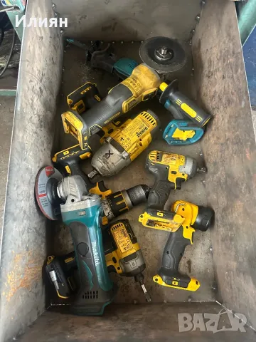 Бързо зарядно Makita и DeWALT,ъглошлайф,циркуляр,винтоверт,ренде,трион, снимка 1
