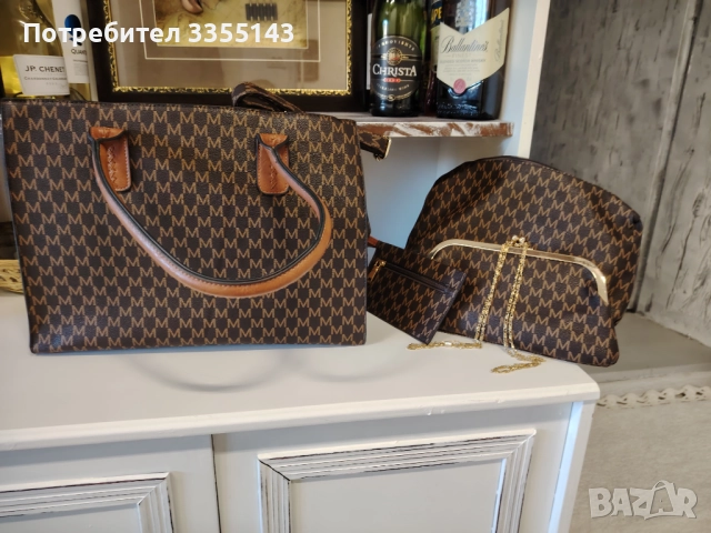 ЧАНТА ДАМСКА С АКСЕСОАРИ НОВА