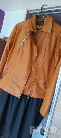 Кожено яке ново М рр , снимка 2 - Якета - 53603581