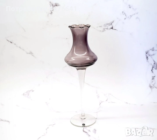 Стъклен свещник или ваза