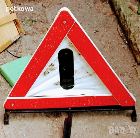 Стабилен светлоотразителен триъгълник за кола, снимка 1