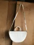 Дамска чанта ‘полумесец Rodelle UK, кремаво бяла, откачаща се презрамка, голяма, чудесно състояние, снимка 4