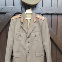 Стара офицерска униформа от соца., снимка 1 - Други ценни предмети - 44557693
