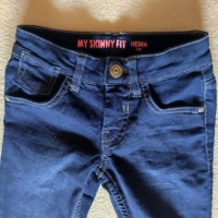 Дънки за момиче на HEMA 110 размер , снимка 3 - Детски панталони и дънки - 36057883