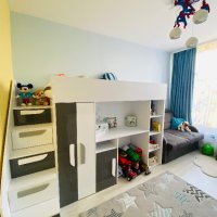 Комбиниранош Двуетажно легло + гардероб + бюро + стълбички шкафчета + етажерка, снимка 1 - Мебели за детската стая - 42464265