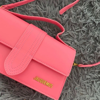 Дамска чанта jacquemus високо качество реплика , снимка 1 - Чанти - 44702457
