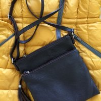 Малка кожена чанта. Кафява чантичка през рамо. Естествена кожа , снимка 1 - Чанти - 39637018