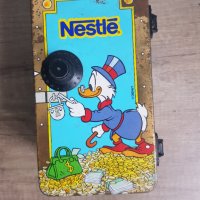Стара метална кутия за бонбони на Nestle Disney Чичо Скрудж, снимка 1 - Колекции - 40717289