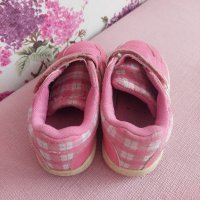 Детски розови маратонки Adidas 26 номер , снимка 2 - Детски маратонки - 42121168
